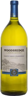 Woodbridge Lightly Oaked Chardonn bottle